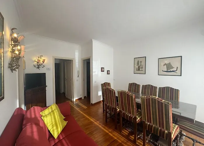 2-level Flat With Terrace In The Heart Of Roma